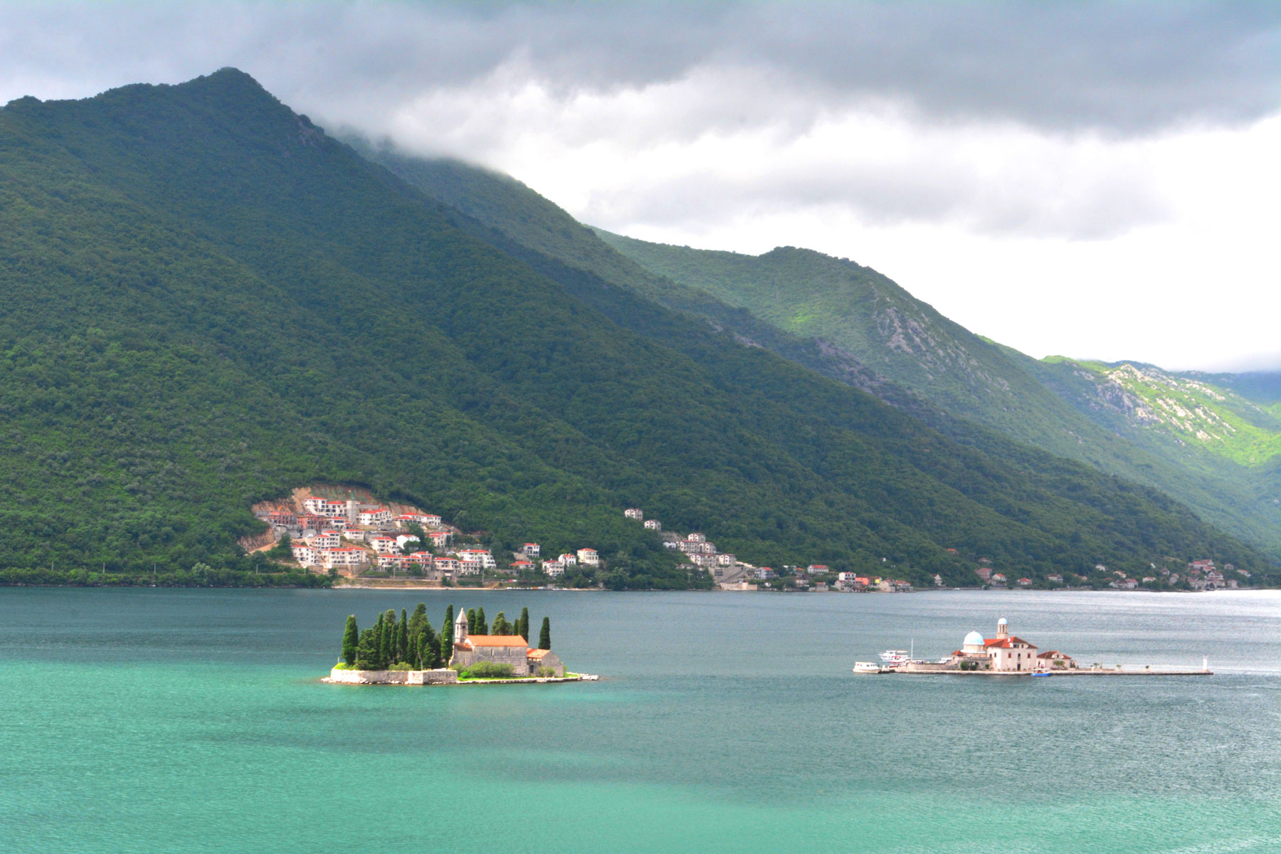 Klosterinseln in der Bucht von Kotor m