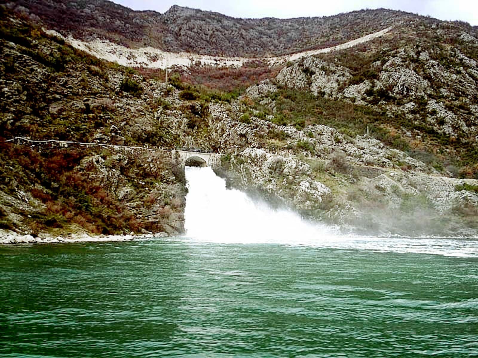 Orjenski Vodopad (https://de.wikipedia.org/wiki/Bucht_von_Kotor)